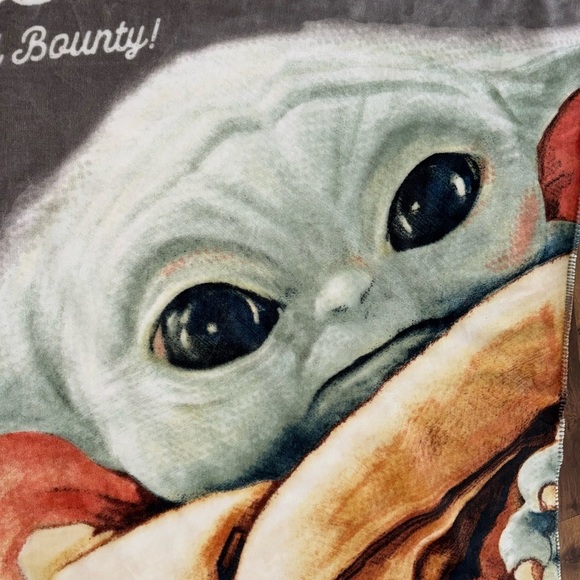 Baby Yoda warm blanket - Picture 3 of 5